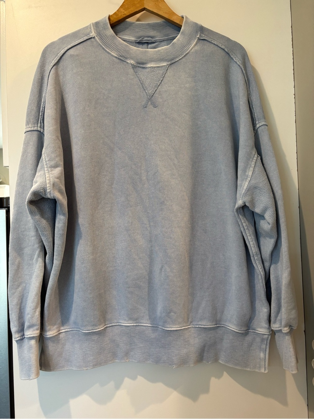 Aerie women’s oversized distressedsweatshirt size XS in a gorgeous color!!
